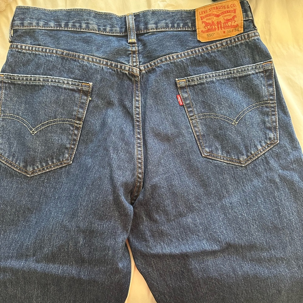 Sold out


Levi’s 36x34 men’s jeans excellent condition. Always dry cleaned.
